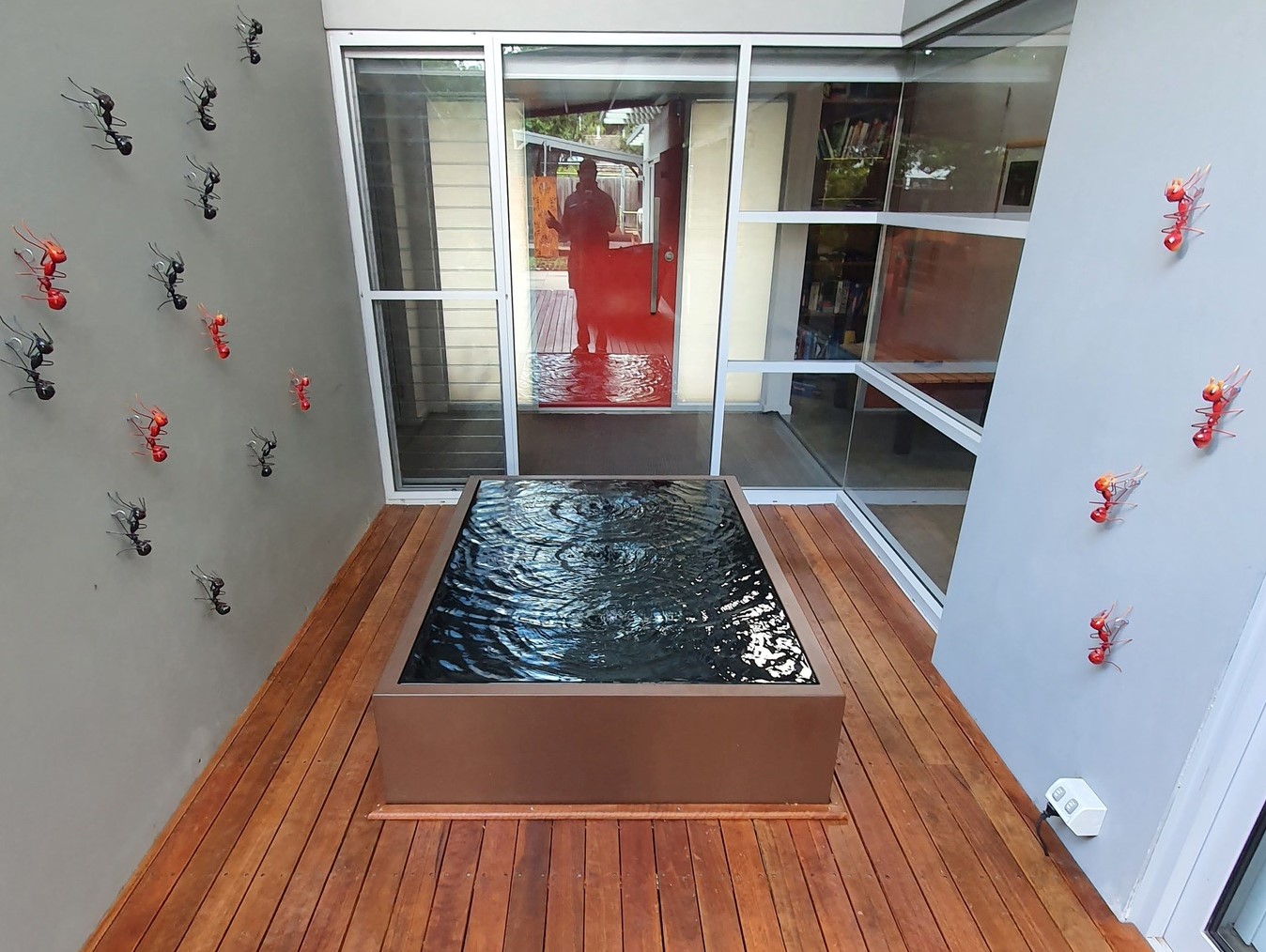 "APOLLO" powder-coated water table 1000mm (W) x 400mm (H) x 1000mm (D) (custom-built to suit your requirements - pls contact us for quote) - Image 3